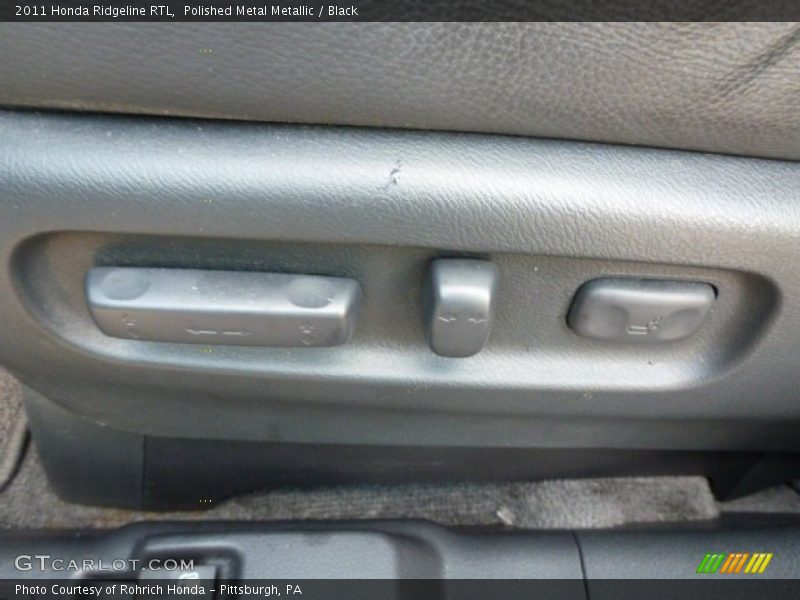 Polished Metal Metallic / Black 2011 Honda Ridgeline RTL