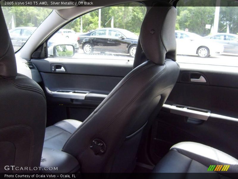 Silver Metallic / Off Black 2005 Volvo S40 T5 AWD