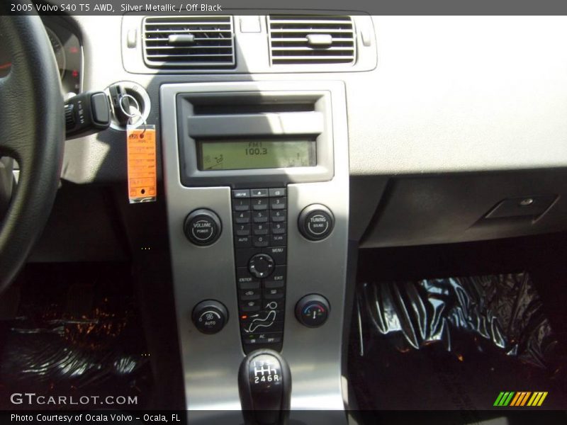 Silver Metallic / Off Black 2005 Volvo S40 T5 AWD