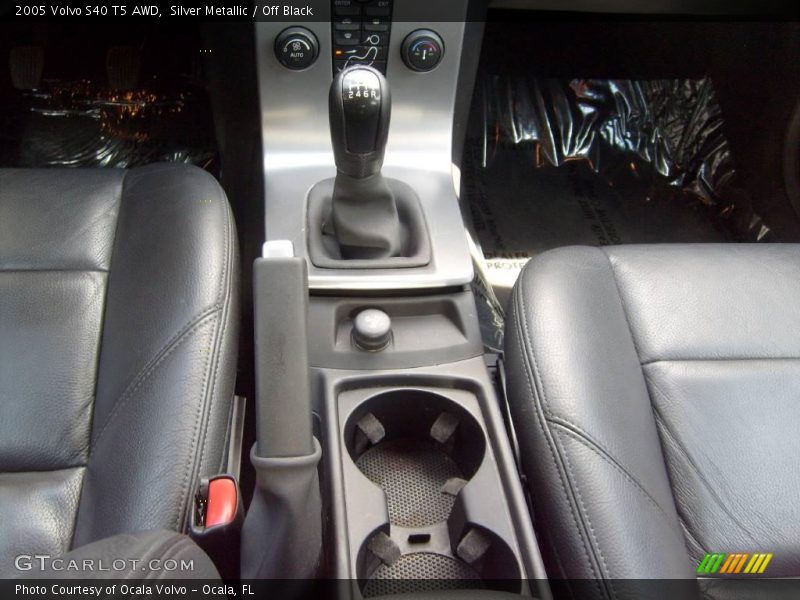 Silver Metallic / Off Black 2005 Volvo S40 T5 AWD
