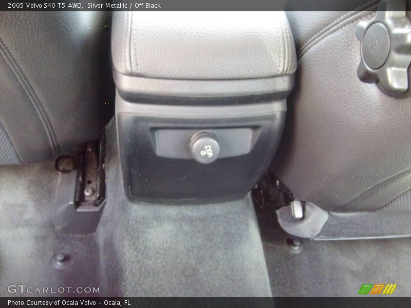 Silver Metallic / Off Black 2005 Volvo S40 T5 AWD