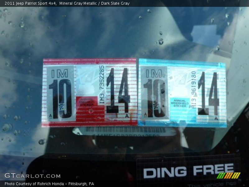 Mineral Gray Metallic / Dark Slate Gray 2011 Jeep Patriot Sport 4x4