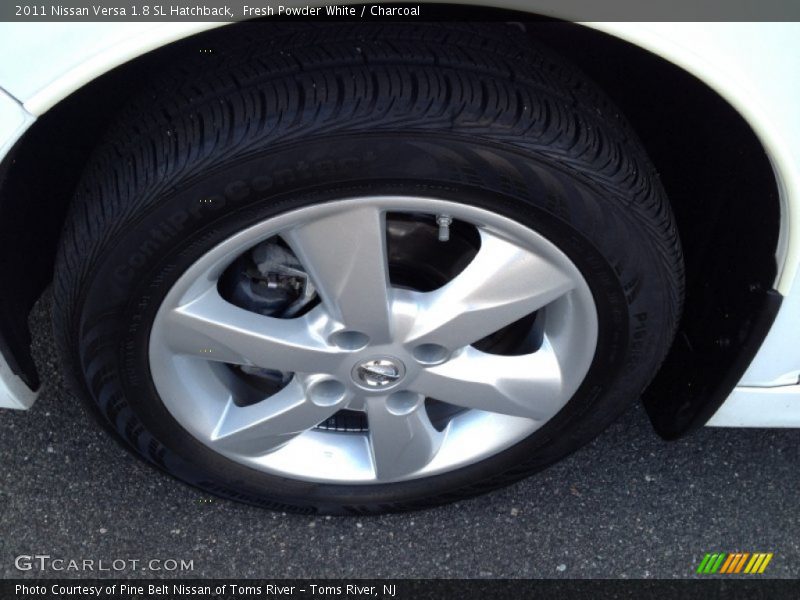 Fresh Powder White / Charcoal 2011 Nissan Versa 1.8 SL Hatchback