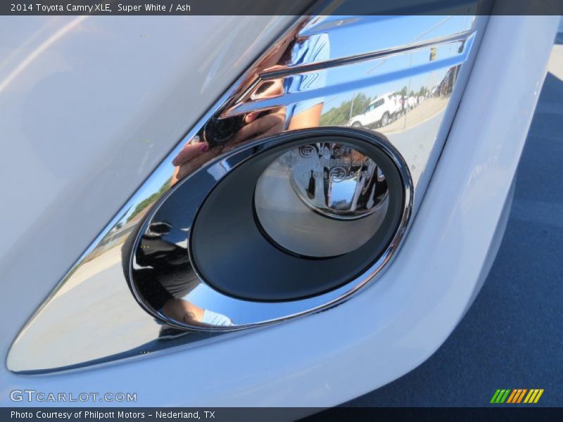 Super White / Ash 2014 Toyota Camry XLE