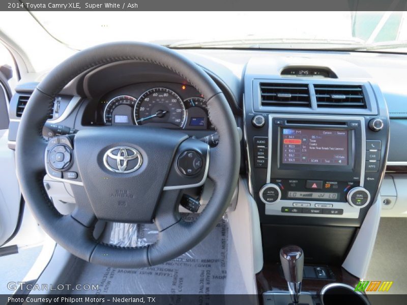 Super White / Ash 2014 Toyota Camry XLE