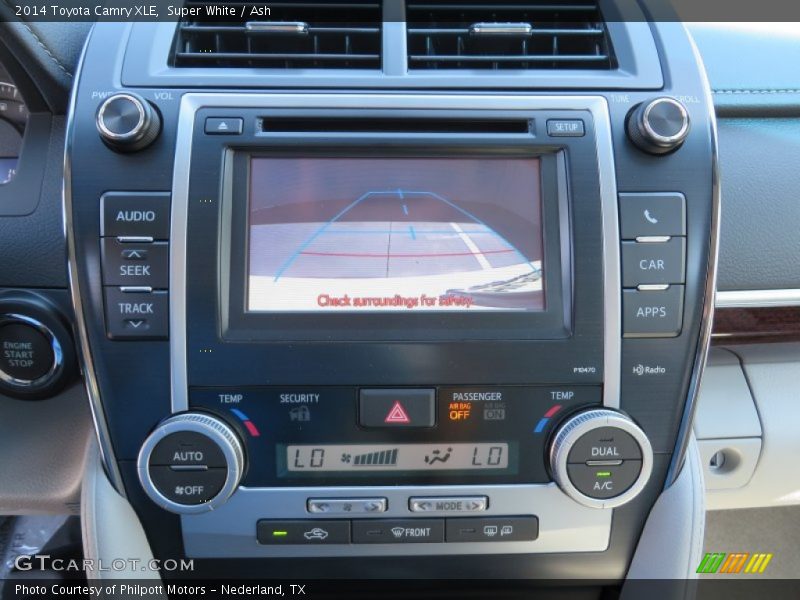 Super White / Ash 2014 Toyota Camry XLE