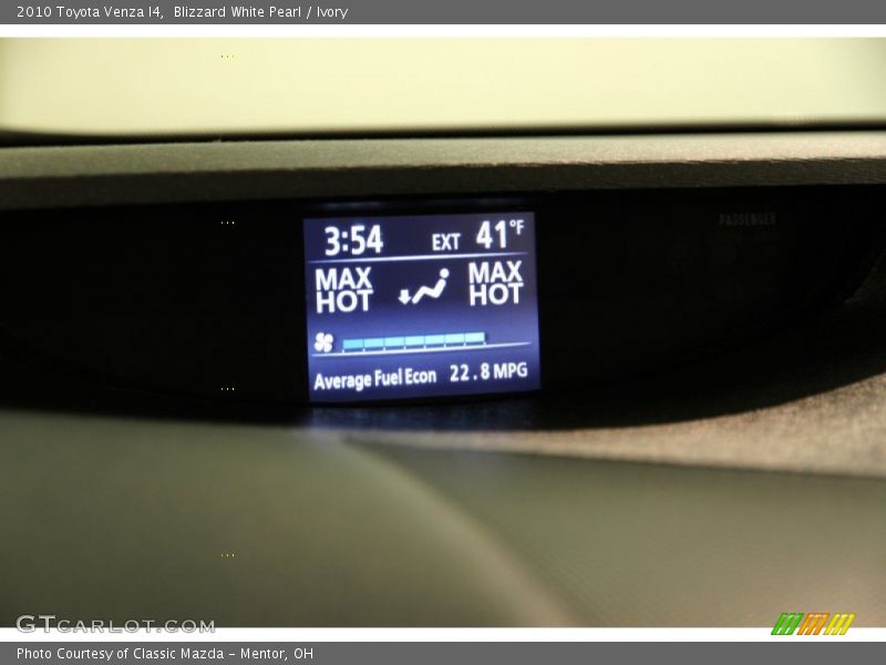 Blizzard White Pearl / Ivory 2010 Toyota Venza I4