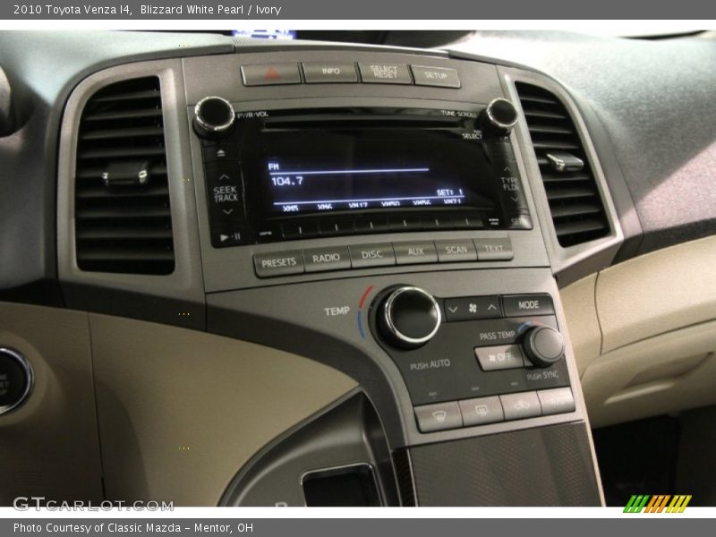 Blizzard White Pearl / Ivory 2010 Toyota Venza I4