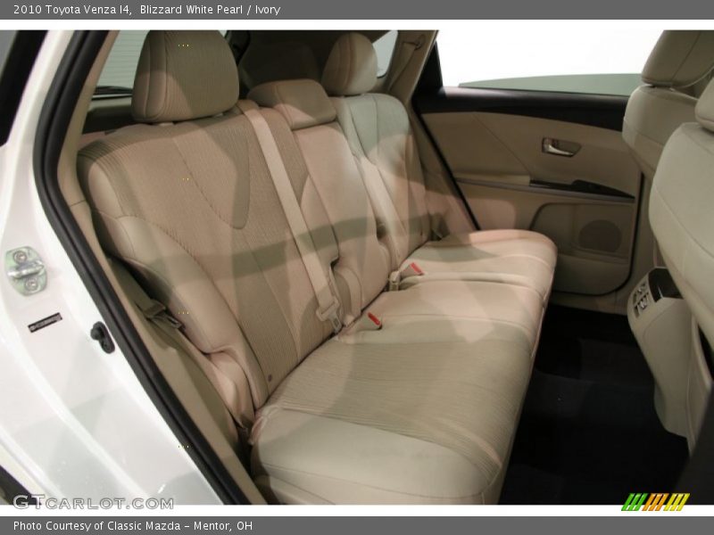 Blizzard White Pearl / Ivory 2010 Toyota Venza I4
