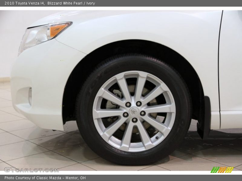 Blizzard White Pearl / Ivory 2010 Toyota Venza I4