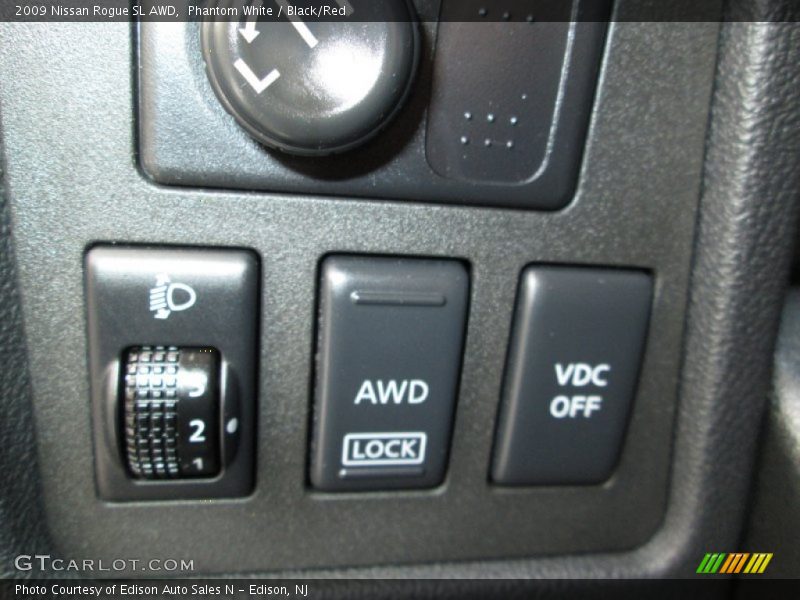 Phantom White / Black/Red 2009 Nissan Rogue SL AWD