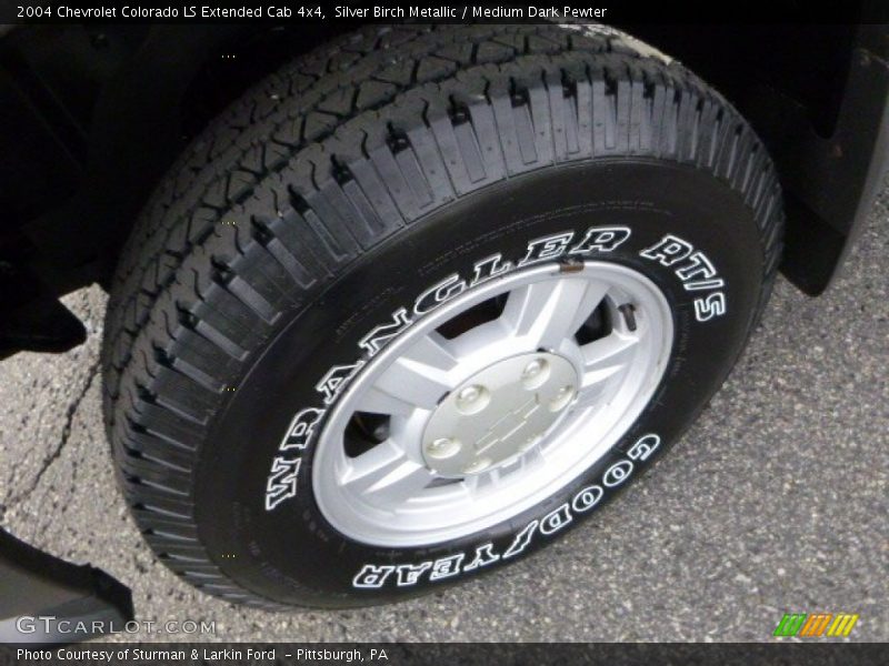 Silver Birch Metallic / Medium Dark Pewter 2004 Chevrolet Colorado LS Extended Cab 4x4