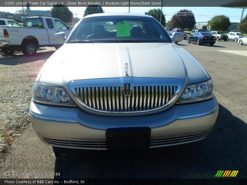 Silver Birch Metallic / Medium Light Stone/Dark Stone 2005 Lincoln Town Car Signature