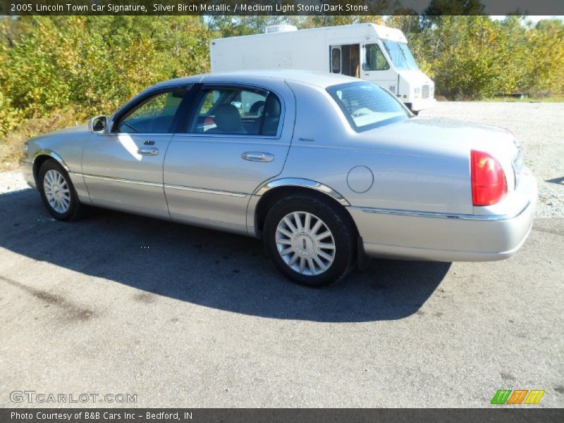 Silver Birch Metallic / Medium Light Stone/Dark Stone 2005 Lincoln Town Car Signature