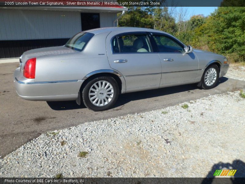 Silver Birch Metallic / Medium Light Stone/Dark Stone 2005 Lincoln Town Car Signature