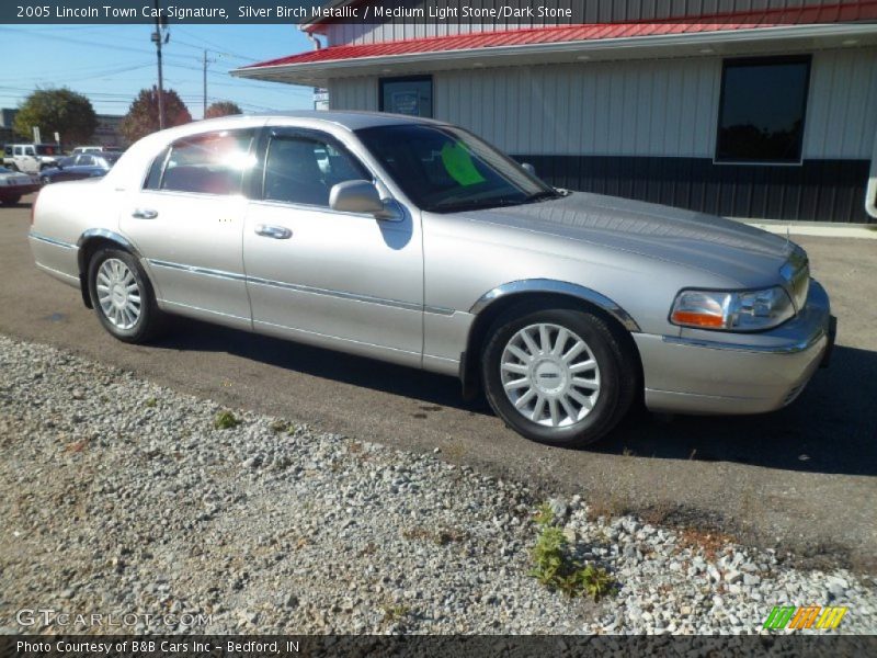 Silver Birch Metallic / Medium Light Stone/Dark Stone 2005 Lincoln Town Car Signature