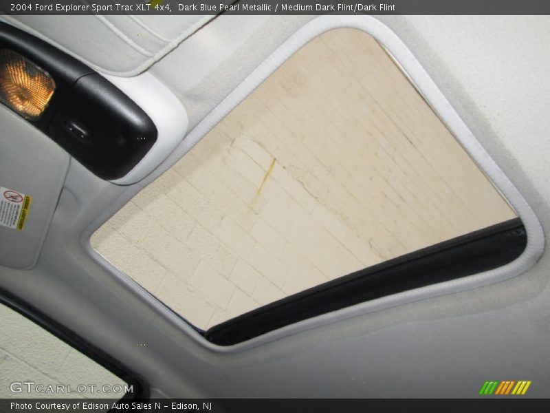 Dark Blue Pearl Metallic / Medium Dark Flint/Dark Flint 2004 Ford Explorer Sport Trac XLT 4x4