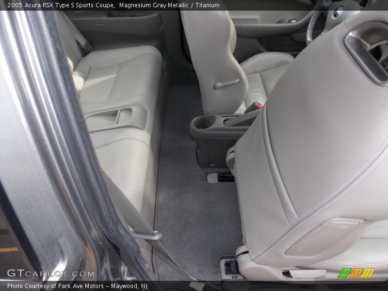Magnesium Gray Metallic / Titanium 2005 Acura RSX Type S Sports Coupe