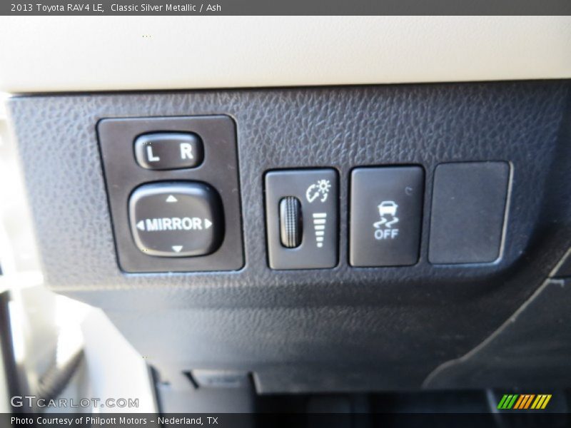 Classic Silver Metallic / Ash 2013 Toyota RAV4 LE