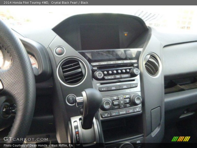 Controls of 2014 Pilot Touring 4WD