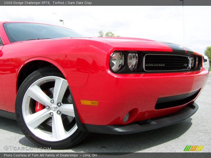 TorRed / Dark Slate Gray 2009 Dodge Challenger SRT8