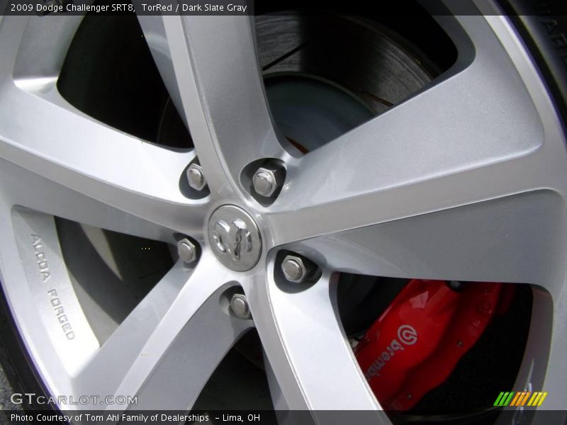 TorRed / Dark Slate Gray 2009 Dodge Challenger SRT8