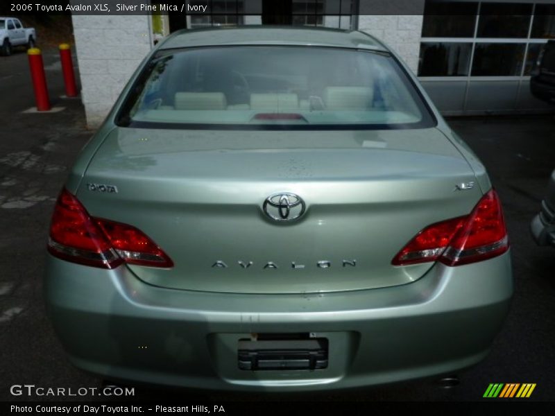 Silver Pine Mica / Ivory 2006 Toyota Avalon XLS