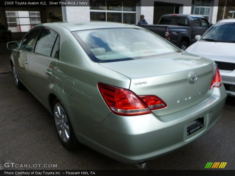 Silver Pine Mica / Ivory 2006 Toyota Avalon XLS