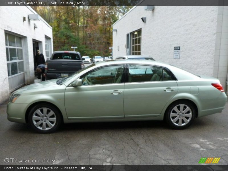  2006 Avalon XLS Silver Pine Mica