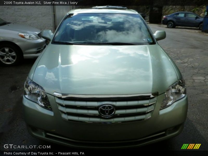 Silver Pine Mica / Ivory 2006 Toyota Avalon XLS