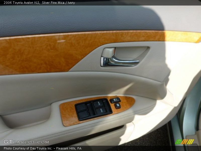 Silver Pine Mica / Ivory 2006 Toyota Avalon XLS