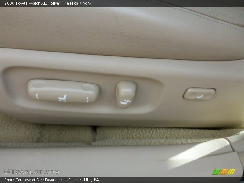 Silver Pine Mica / Ivory 2006 Toyota Avalon XLS