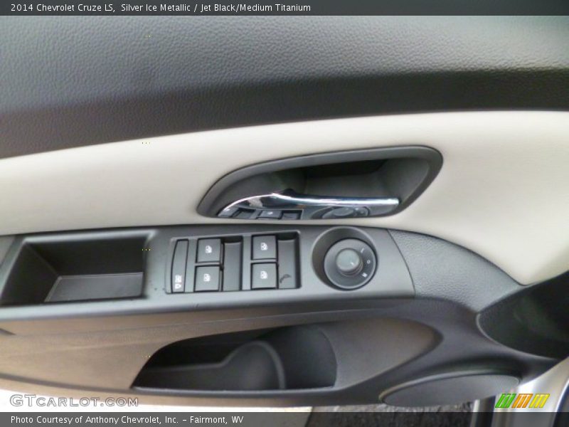 Silver Ice Metallic / Jet Black/Medium Titanium 2014 Chevrolet Cruze LS