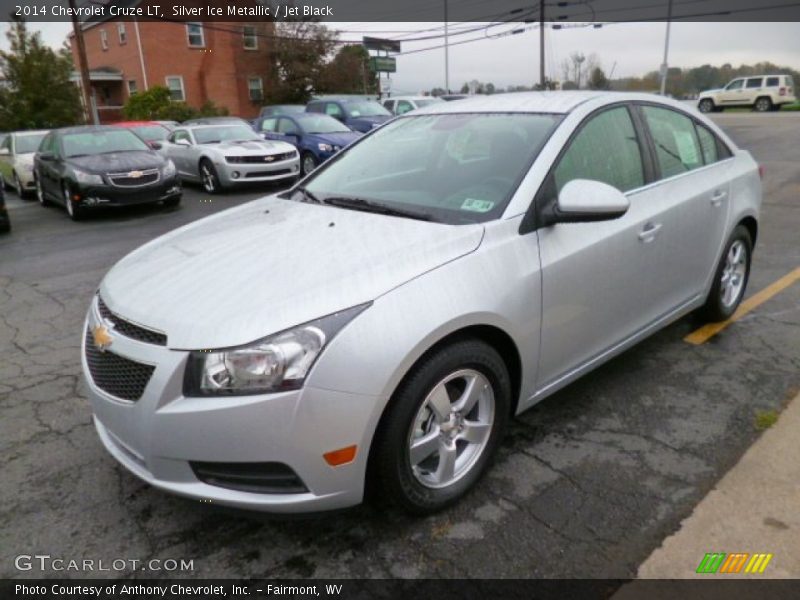 Front 3/4 View of 2014 Cruze LT