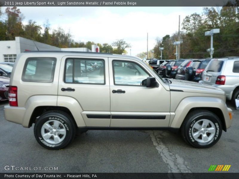 Light Sandstone Metallic / Pastel Pebble Beige 2011 Jeep Liberty Sport 4x4