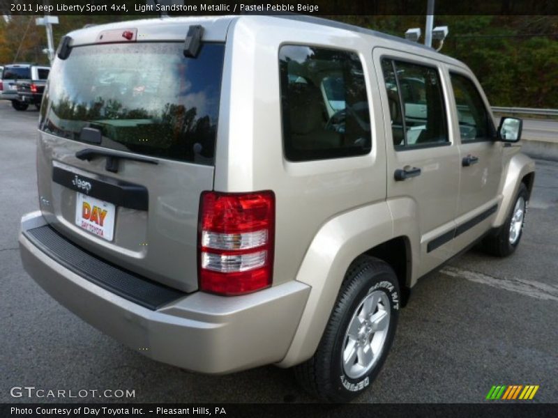 Light Sandstone Metallic / Pastel Pebble Beige 2011 Jeep Liberty Sport 4x4