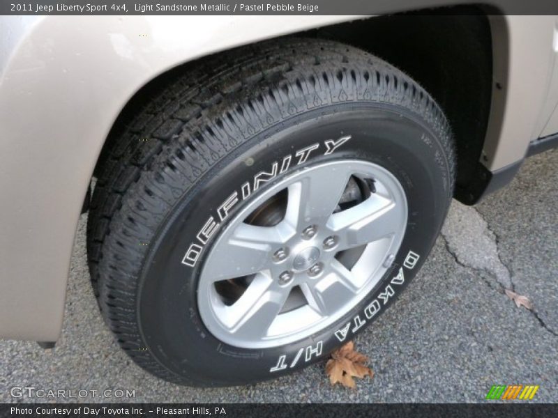 Light Sandstone Metallic / Pastel Pebble Beige 2011 Jeep Liberty Sport 4x4
