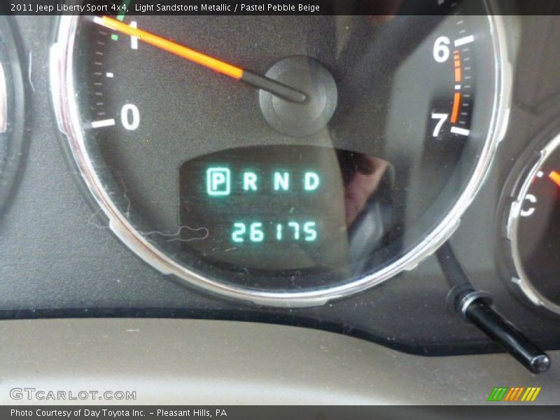 Light Sandstone Metallic / Pastel Pebble Beige 2011 Jeep Liberty Sport 4x4