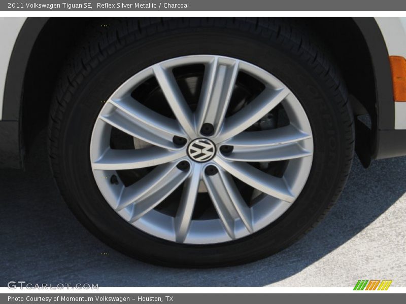 Reflex Silver Metallic / Charcoal 2011 Volkswagen Tiguan SE