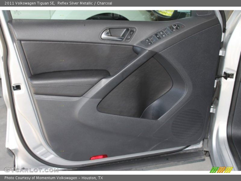 Reflex Silver Metallic / Charcoal 2011 Volkswagen Tiguan SE