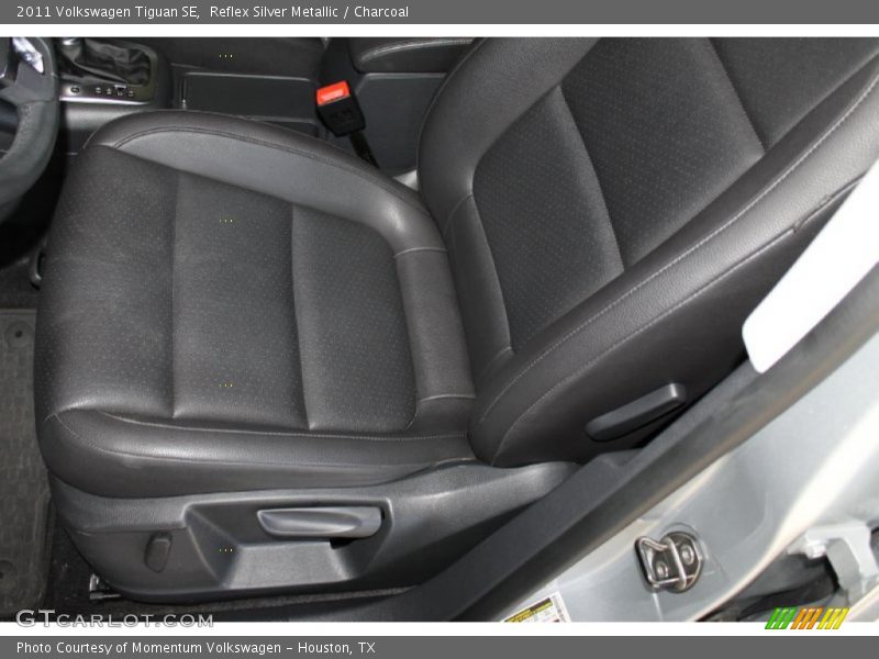 Reflex Silver Metallic / Charcoal 2011 Volkswagen Tiguan SE
