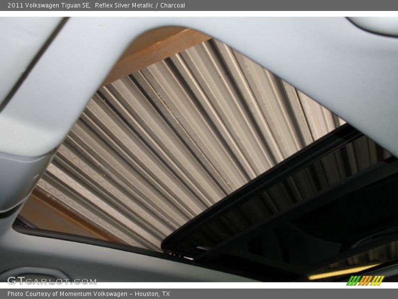 Reflex Silver Metallic / Charcoal 2011 Volkswagen Tiguan SE
