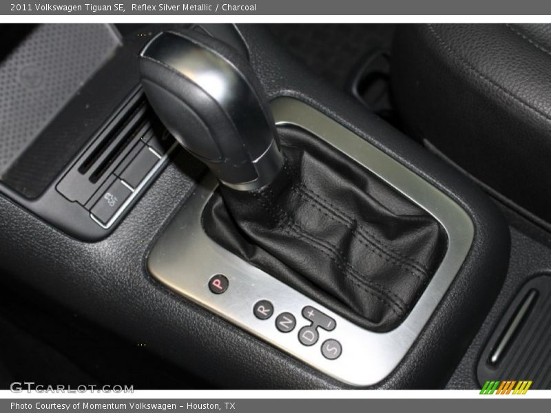 Reflex Silver Metallic / Charcoal 2011 Volkswagen Tiguan SE
