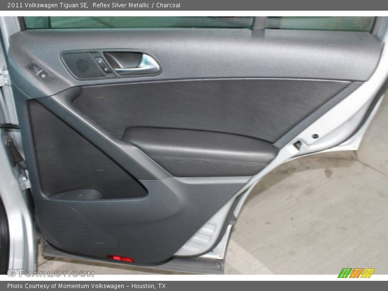 Reflex Silver Metallic / Charcoal 2011 Volkswagen Tiguan SE