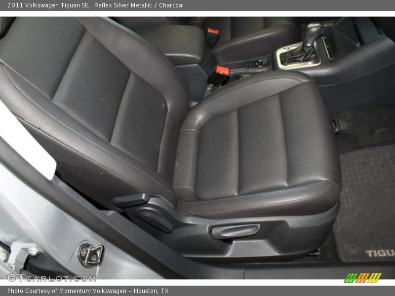 Reflex Silver Metallic / Charcoal 2011 Volkswagen Tiguan SE