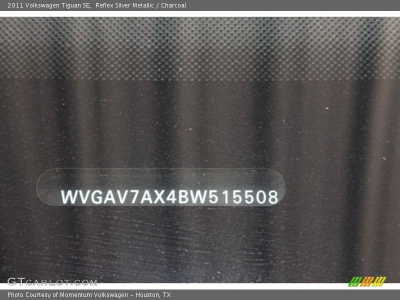 Reflex Silver Metallic / Charcoal 2011 Volkswagen Tiguan SE