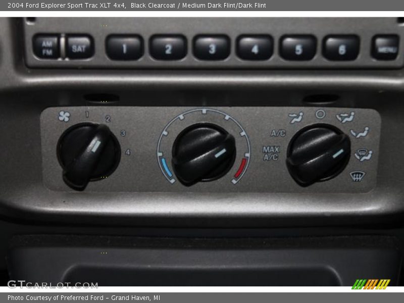 Black Clearcoat / Medium Dark Flint/Dark Flint 2004 Ford Explorer Sport Trac XLT 4x4
