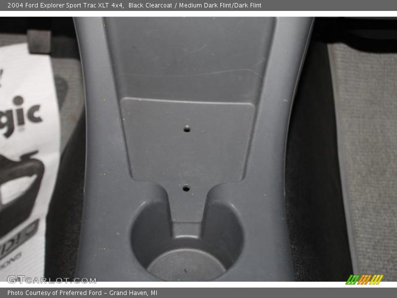 Black Clearcoat / Medium Dark Flint/Dark Flint 2004 Ford Explorer Sport Trac XLT 4x4