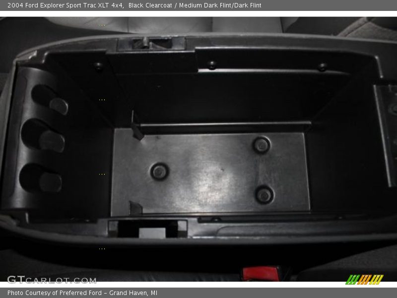 Black Clearcoat / Medium Dark Flint/Dark Flint 2004 Ford Explorer Sport Trac XLT 4x4