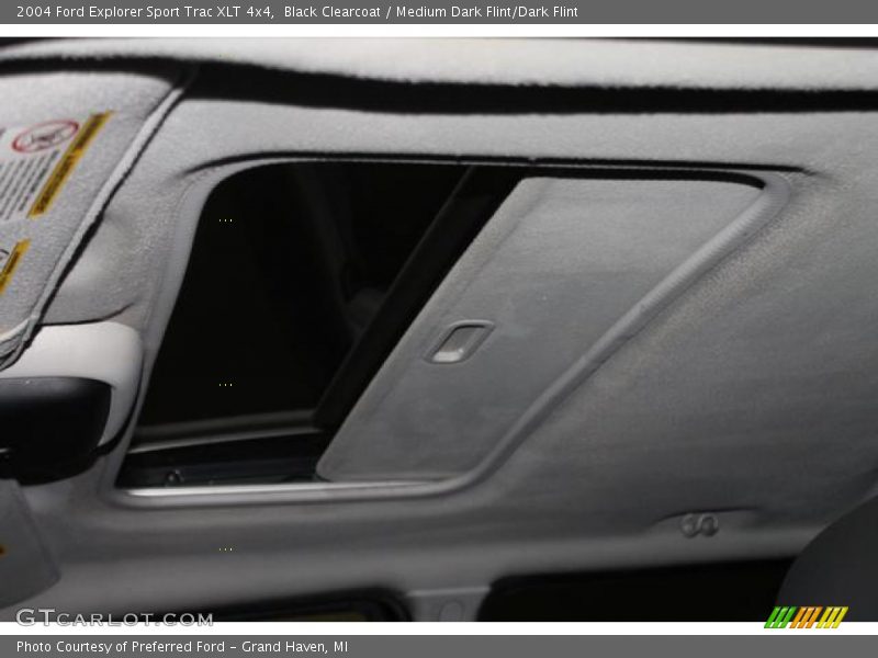Black Clearcoat / Medium Dark Flint/Dark Flint 2004 Ford Explorer Sport Trac XLT 4x4